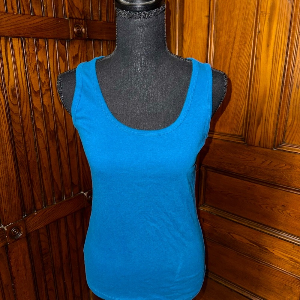 JCPenney Fitted Blue Sleeveless Tank Top